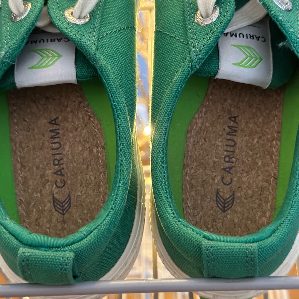Cariuma Women's Green Canvas Sneakers - Picture 3 of 12